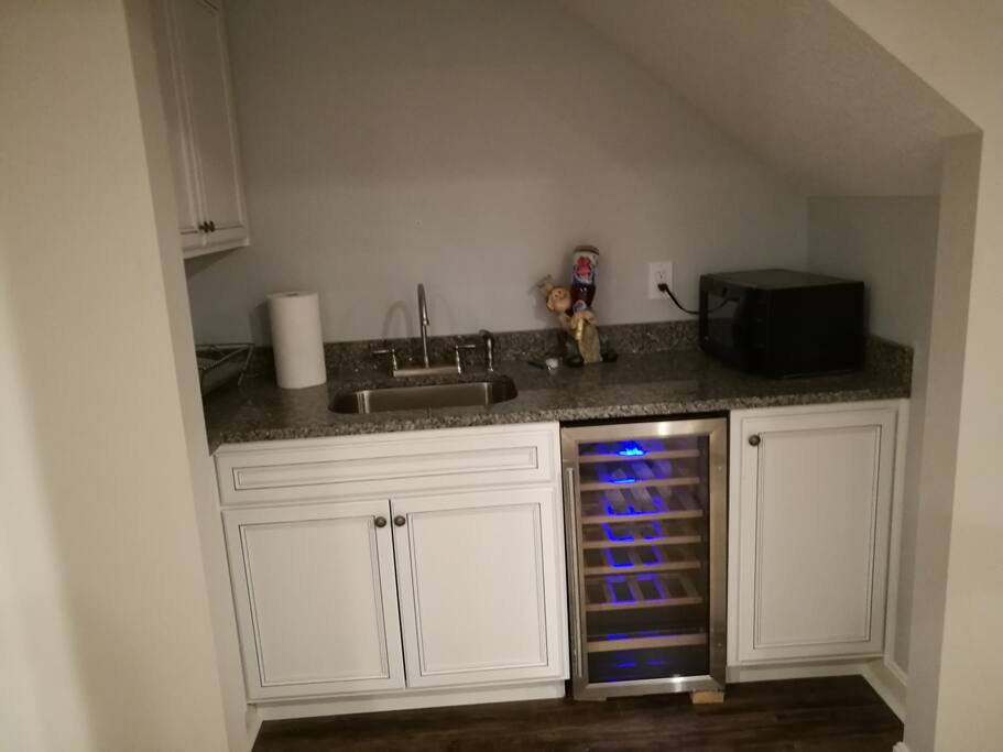 Wet bar