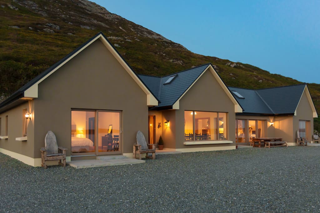 Dolphin Beach Lodge Houses for Rent in Clifden, Galway, Ireland