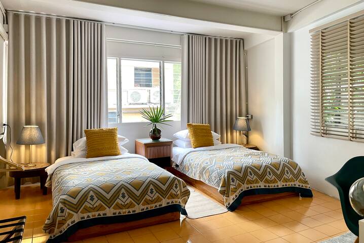 Tropical designer house 4BR in the hip area Ekamai gallery image 3