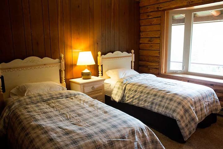2e chambre avec lits jumeaux