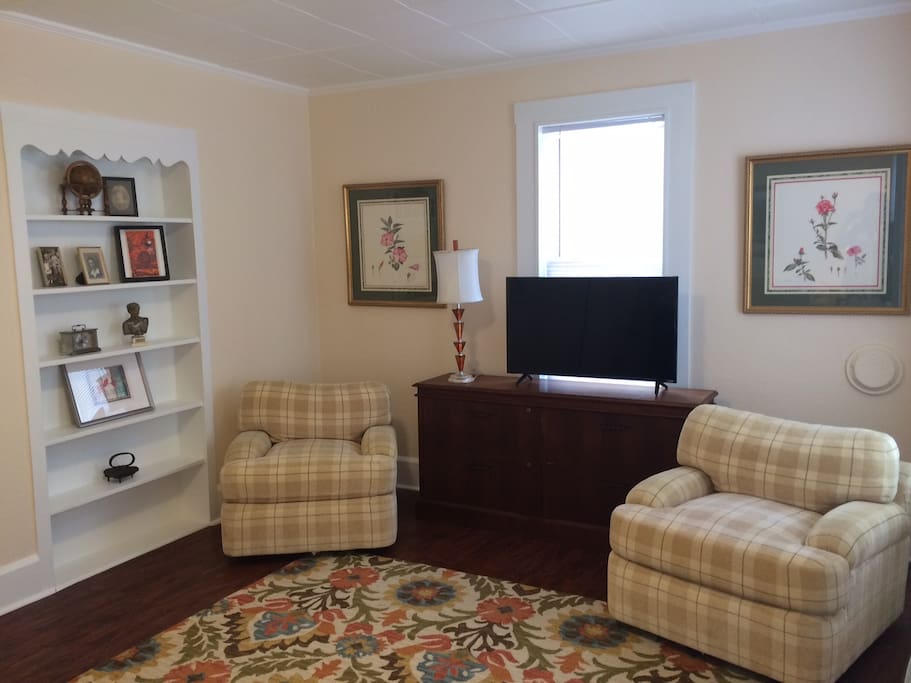Living room with cable TV