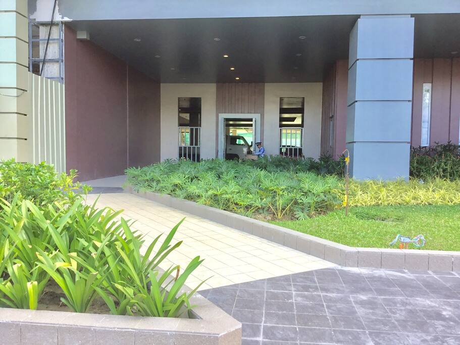 Entrance garden