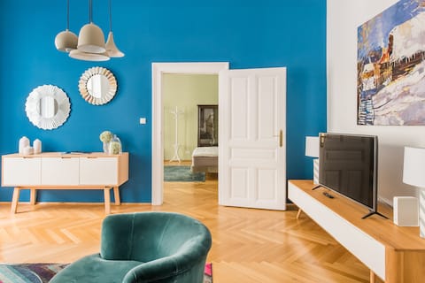 Walk the Herringbone Floorboards at a Sunny, Spacious Haven