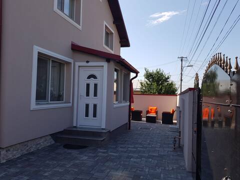 Casa Genius offers you parking and free WiFi.