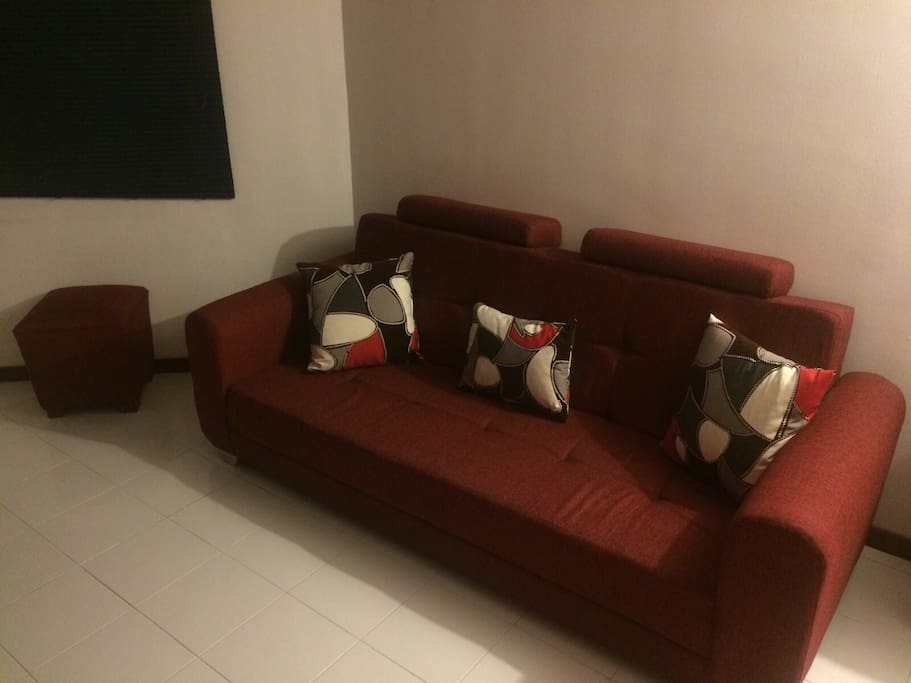 Sofá Cama con capacidad para 4 personas sentadas