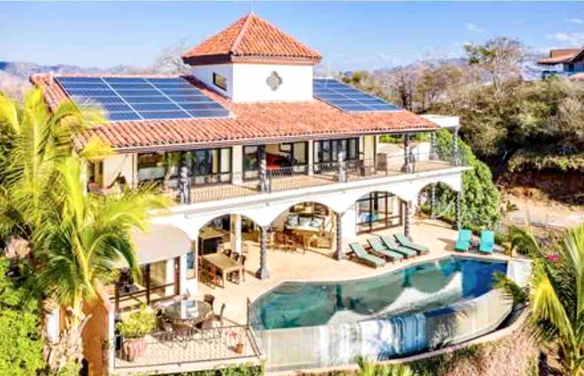 Breathtaking View-Usually Privately Rented-5 King!