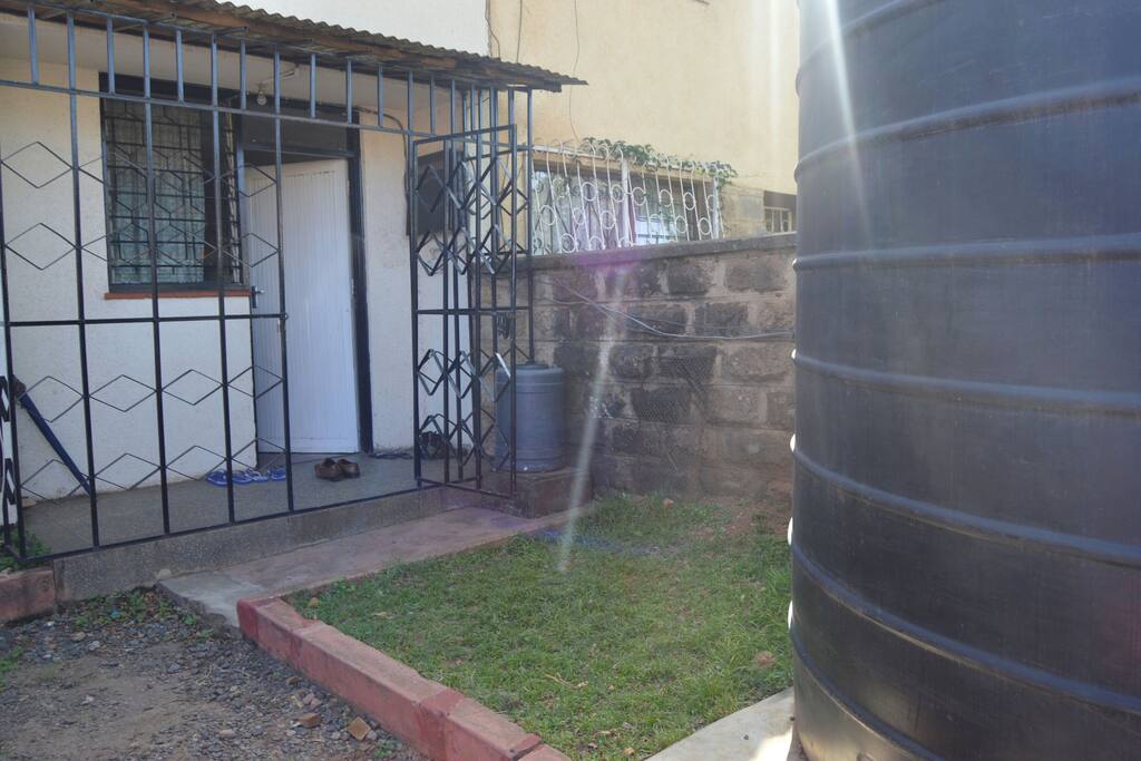 Front door with water reserve