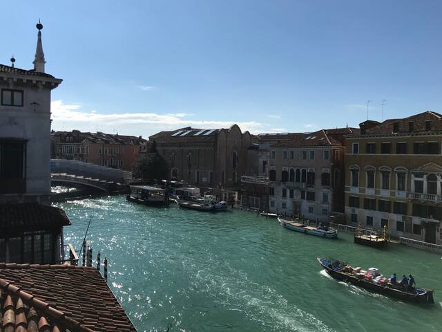 Superb Grand Canal 3BR Apart-Views-Terrace-Central gallery image 3