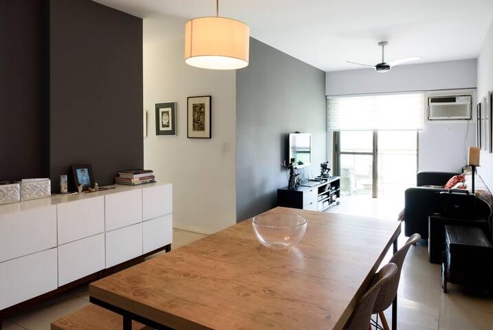 Walking Distance to Olympic Center gallery image 3