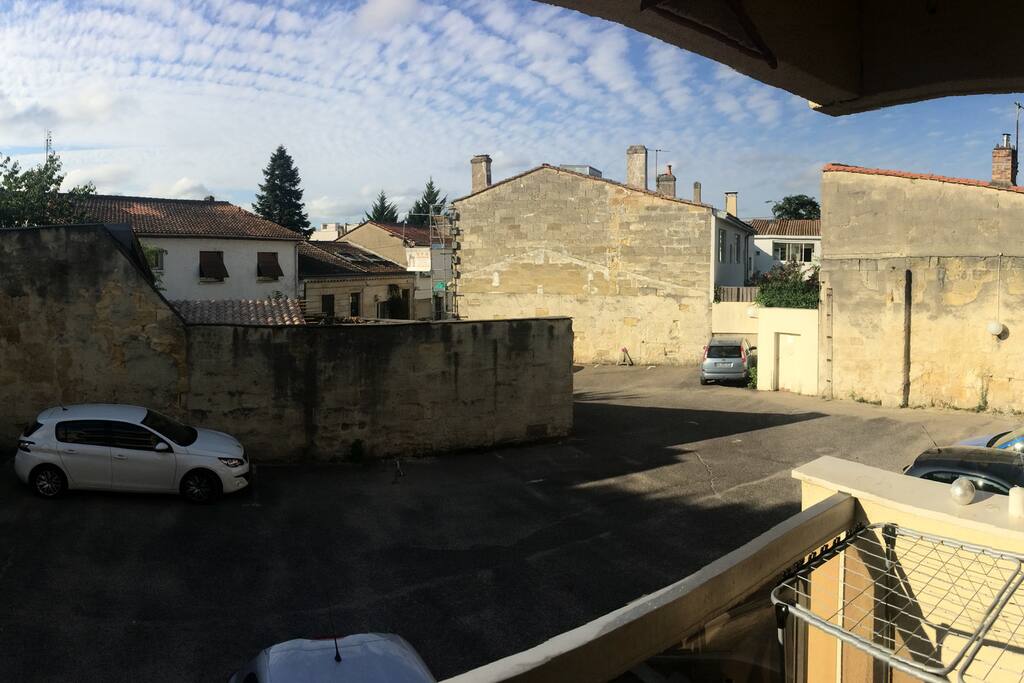 Parking avec place réservée, quartier calme et paisible