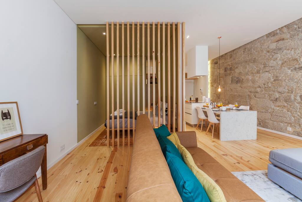 This fully refurbished apartment stands out with its prime location and thoughtful decorative style alongside modern comforts.