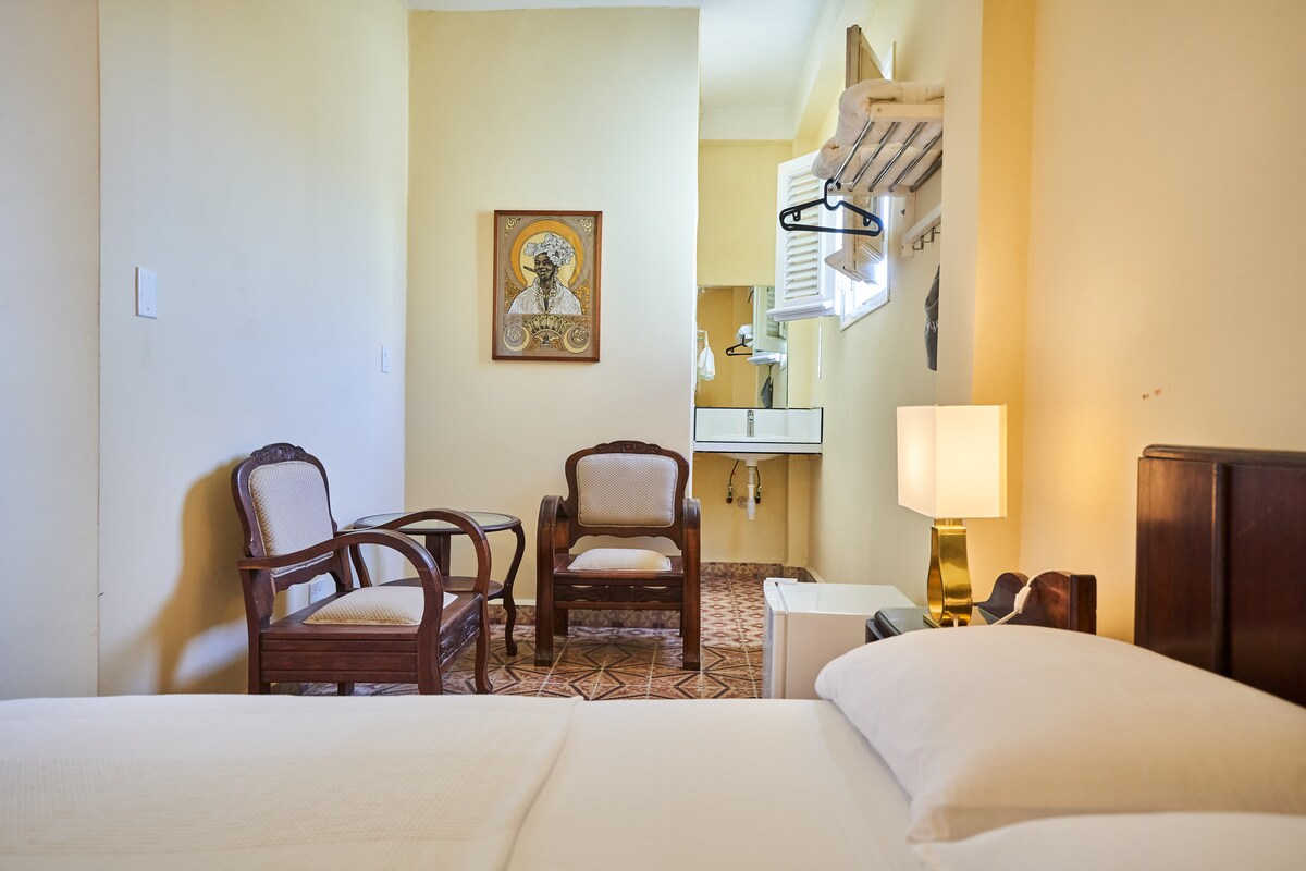 4号客房套房，配备独立卫生间