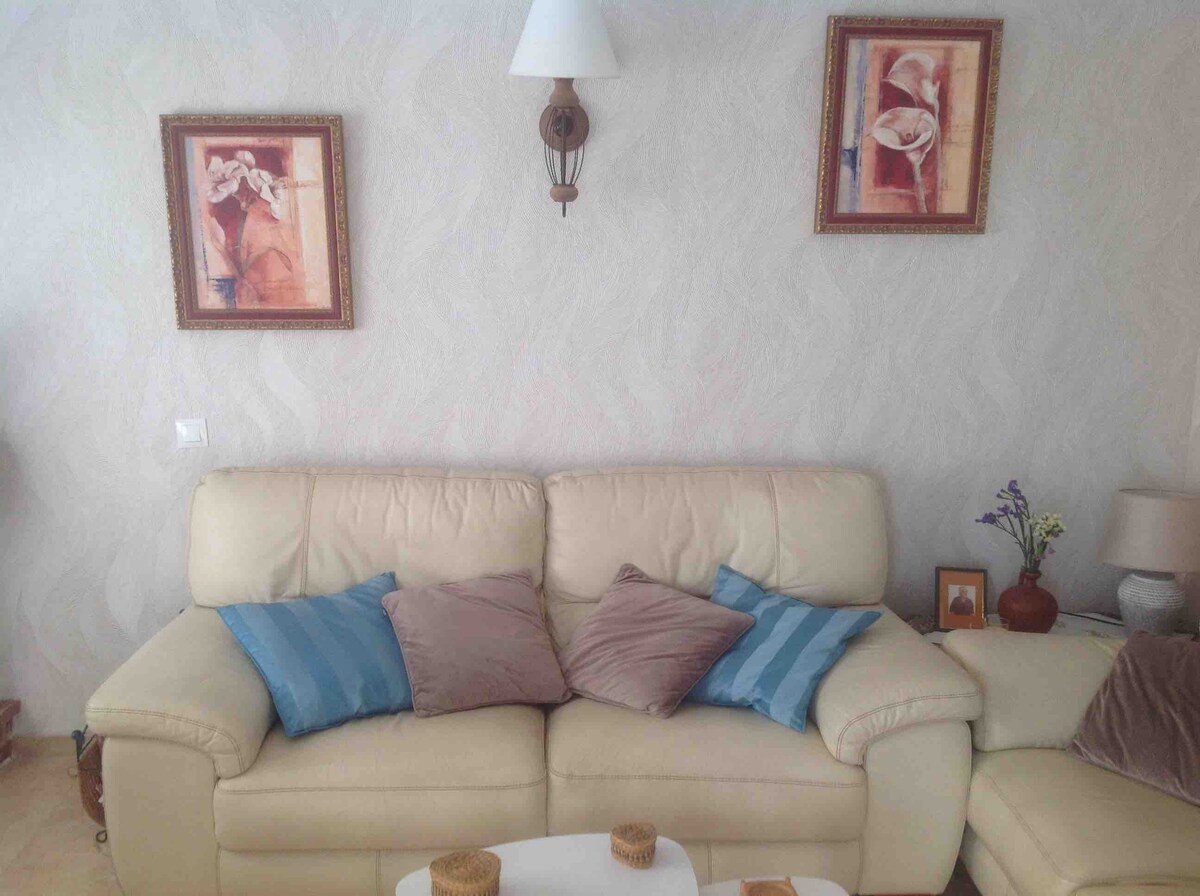 Propiedad de Airbnb exitosa: Flat with Scenic Views to the Mediterranean Sea! en Nerja