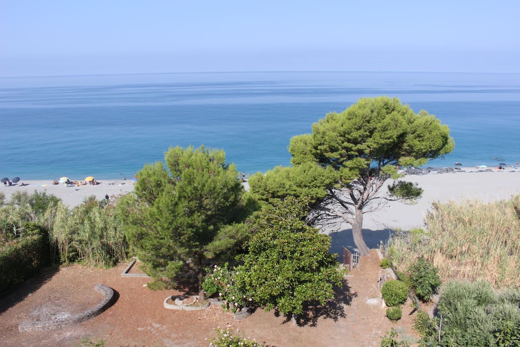 Garden and private sea access