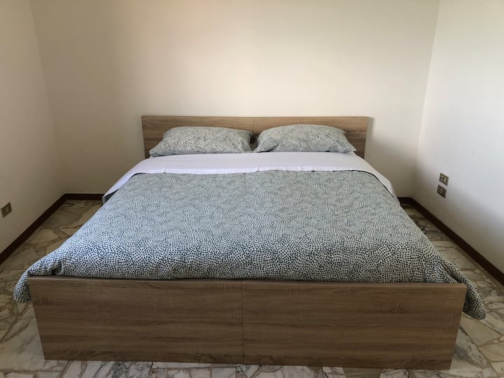 חדר שינה עם גרסה כפולה 