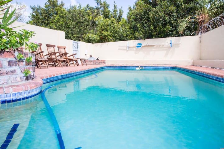 Kingfisher Apartment at Dolphin Crest Villa