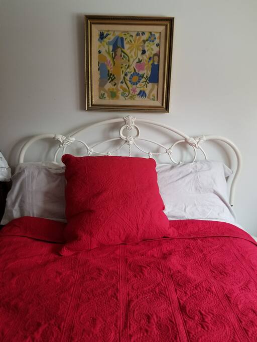 the queens room.