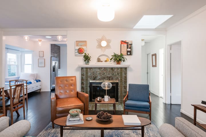 The Exquisite Venice Beach Bungalow with Garden