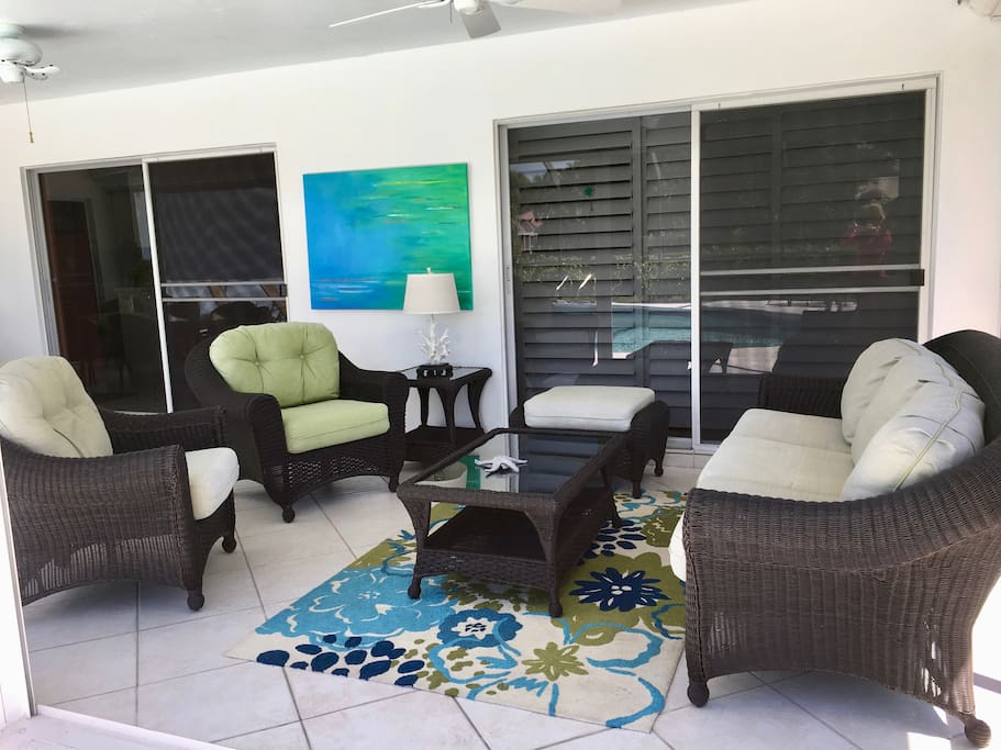 Lanai Sitting Area