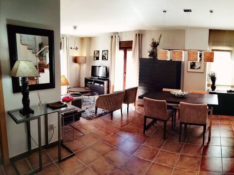 Central duplex with views in Morella