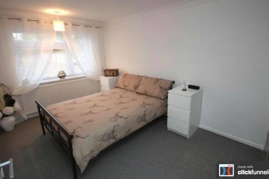 Double bedroom 2