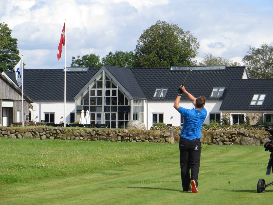 Great 9 hole golf course.