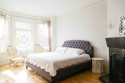 Spacious & Stunning 4 Bedroom Heritage Home