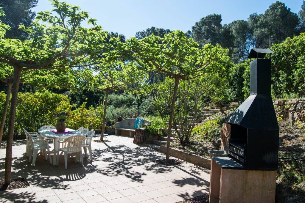 casa con jardin y zona de barbacoa y -SA PUNTA COSTA BRAVA