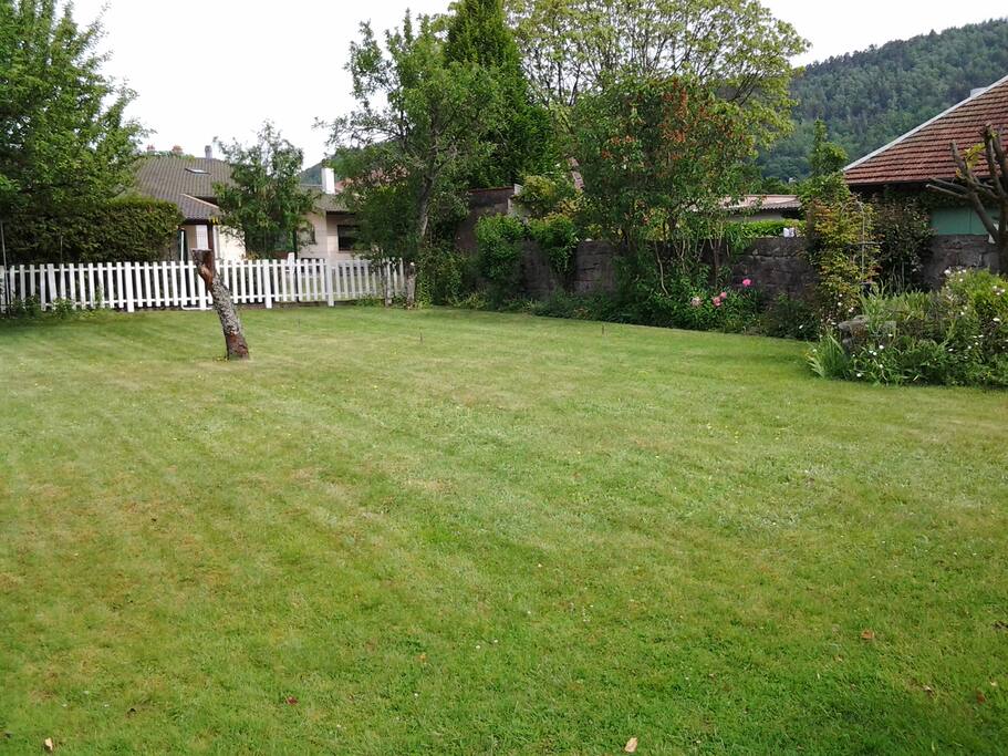 jardin accessible aux voyageurs , repas ext possible,