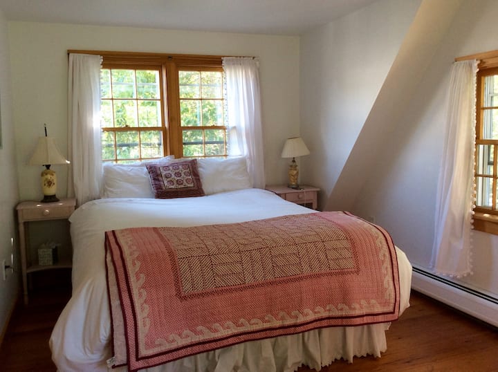 Statok na poschodí s manželskou posteľou 