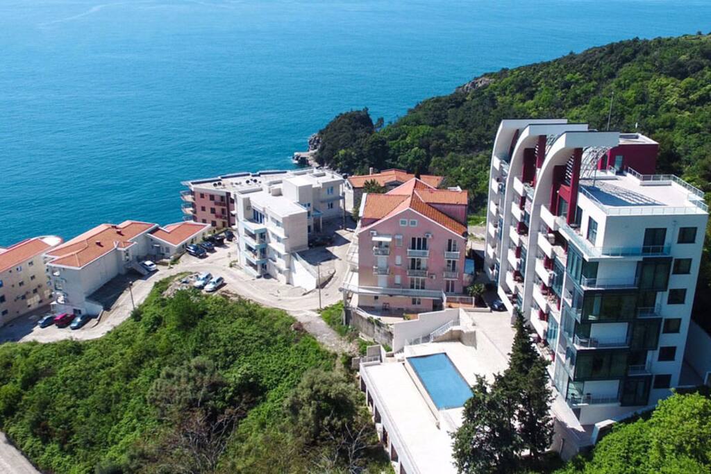 Building and pool