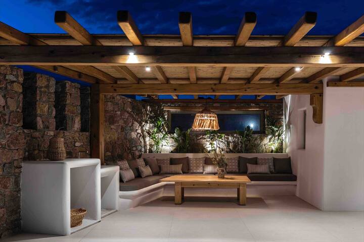 Stephanie, Heated Pool by Red Windmill Villas gallery image 3