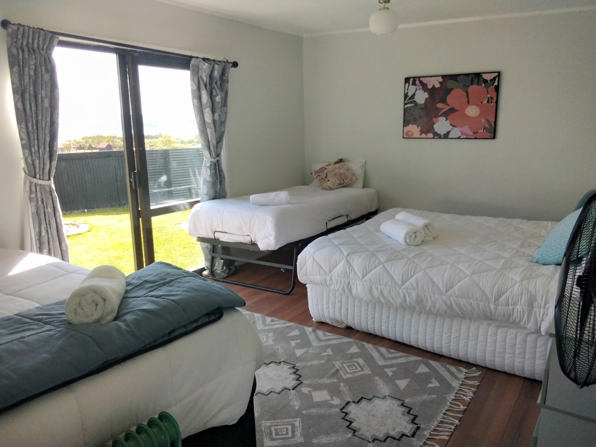 Cottage Chumba cha kulala cha 2 ....... Moja mara mbili , single mbili