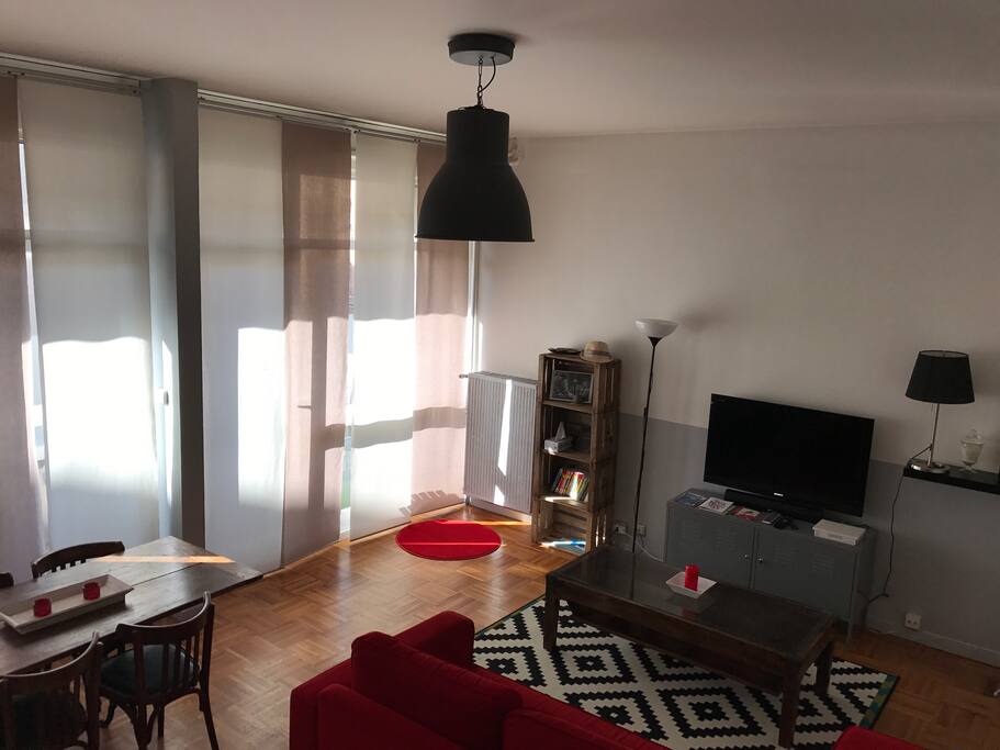 séjour avec 3 mètres de plafond