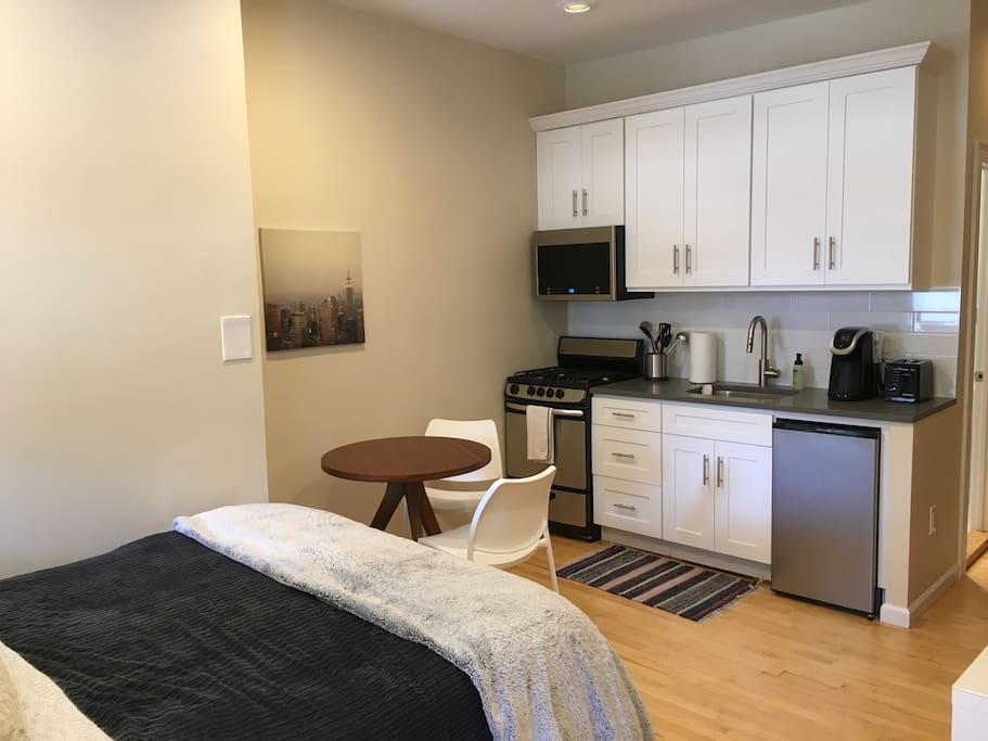 Modern kitchenette