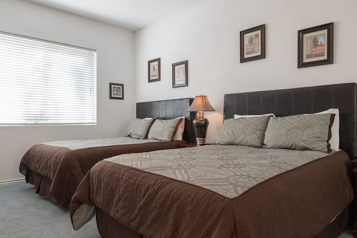 SPÁLŇA S DVOMA MANŽELSKÝMI POSTEĽAMI