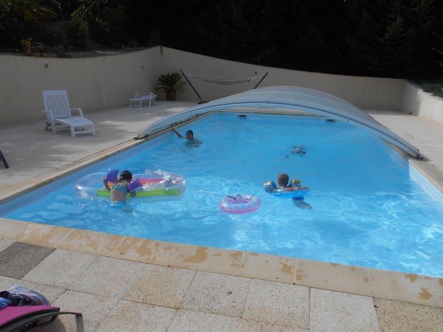 Piscine chauffée, ouverte du 1er avril au 4 novembre
