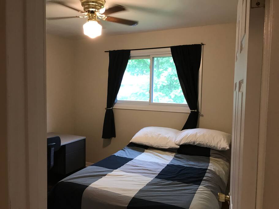 Bedroom with double bed