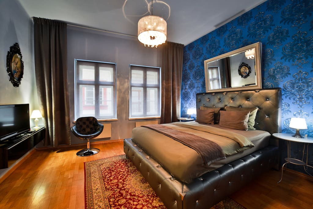 Bedroom with the view of Malostranska alley