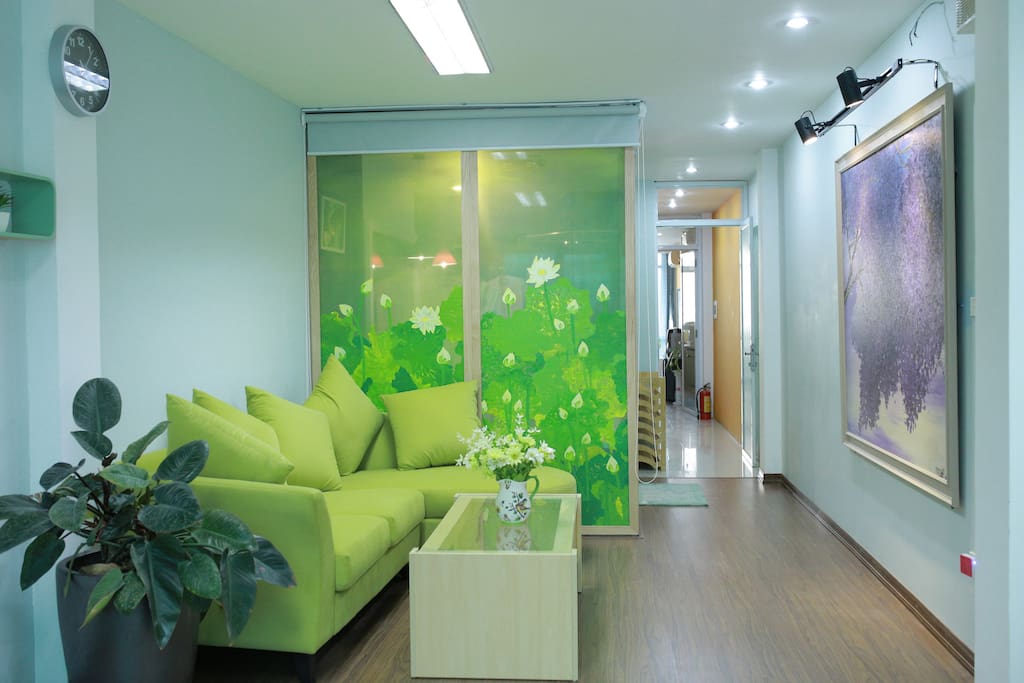 Overview elegant living room