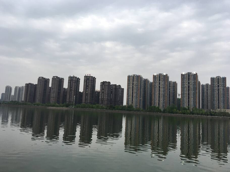 临湖小区