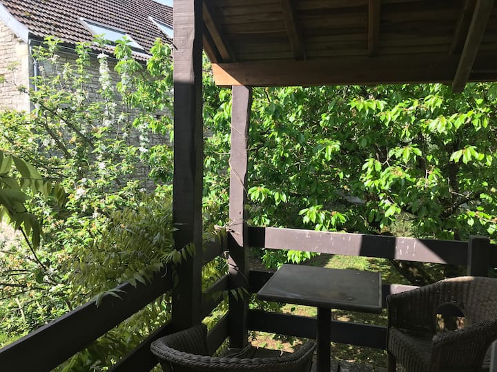 露台（房子的一楼，与客厅相连） 