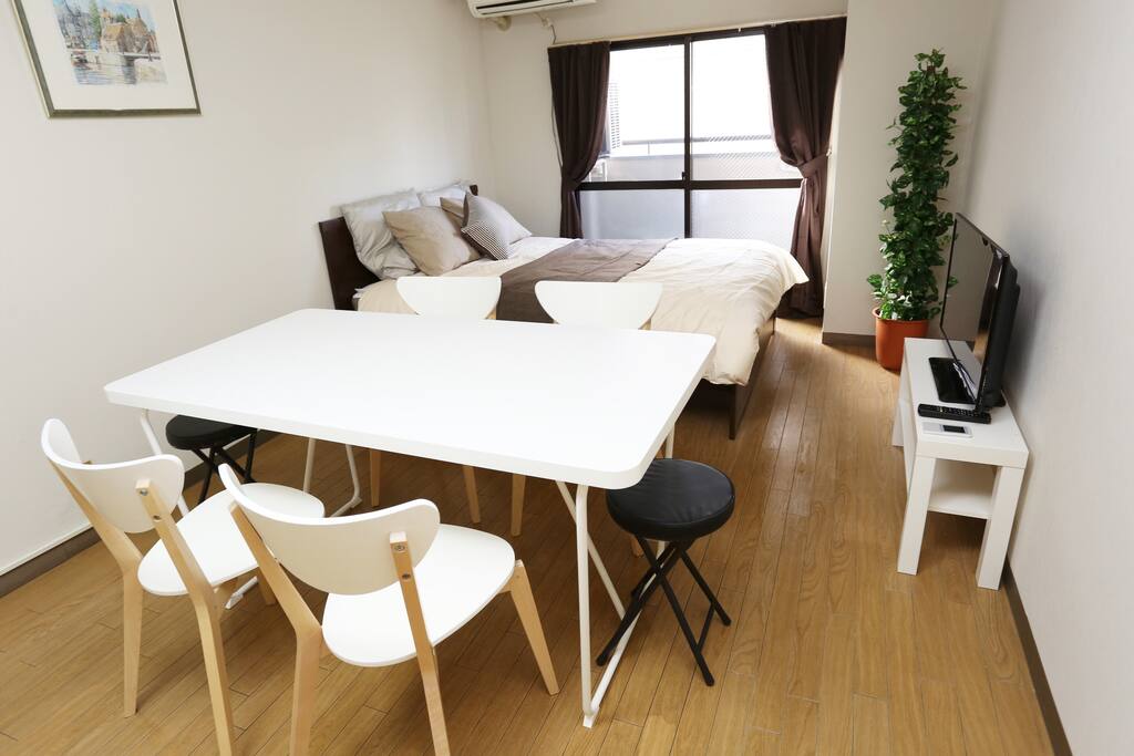 dining table & chairs