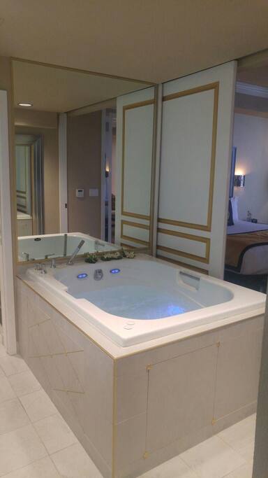 whirlpool tub