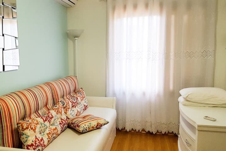 DONJA SPAVAĆA SOBA/SOFA