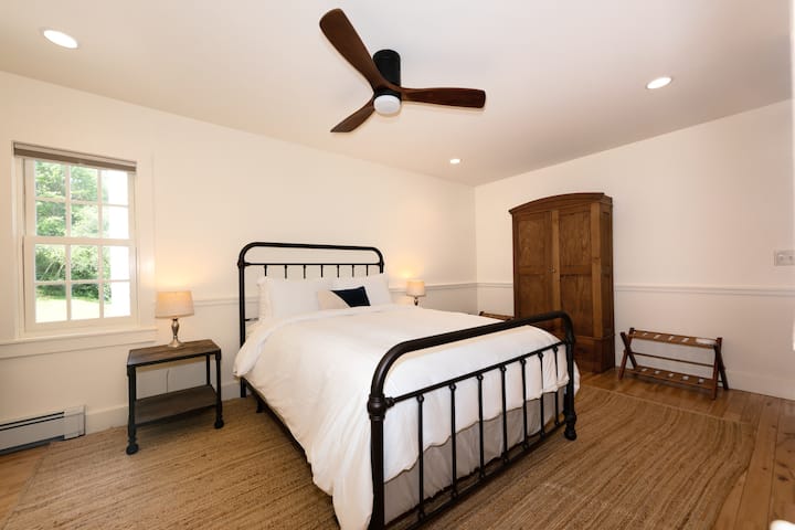 Spálňa s manželskou posteľou č.1, druhé poschodie hlavného domu 