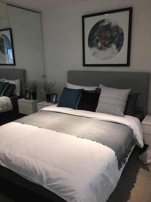 Queen size bed