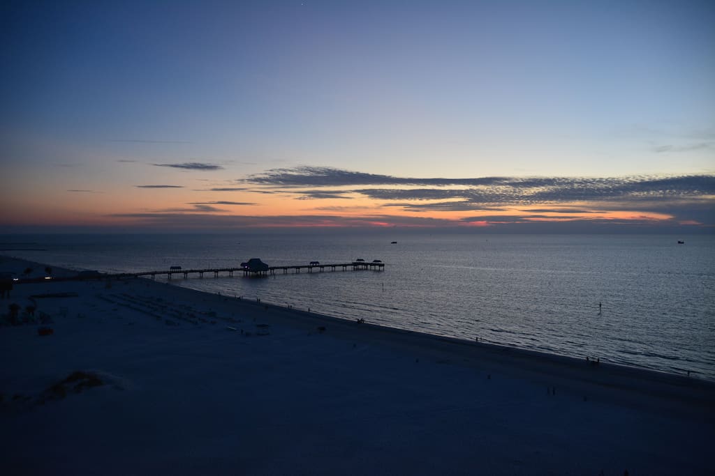 Sunset over pier 60
