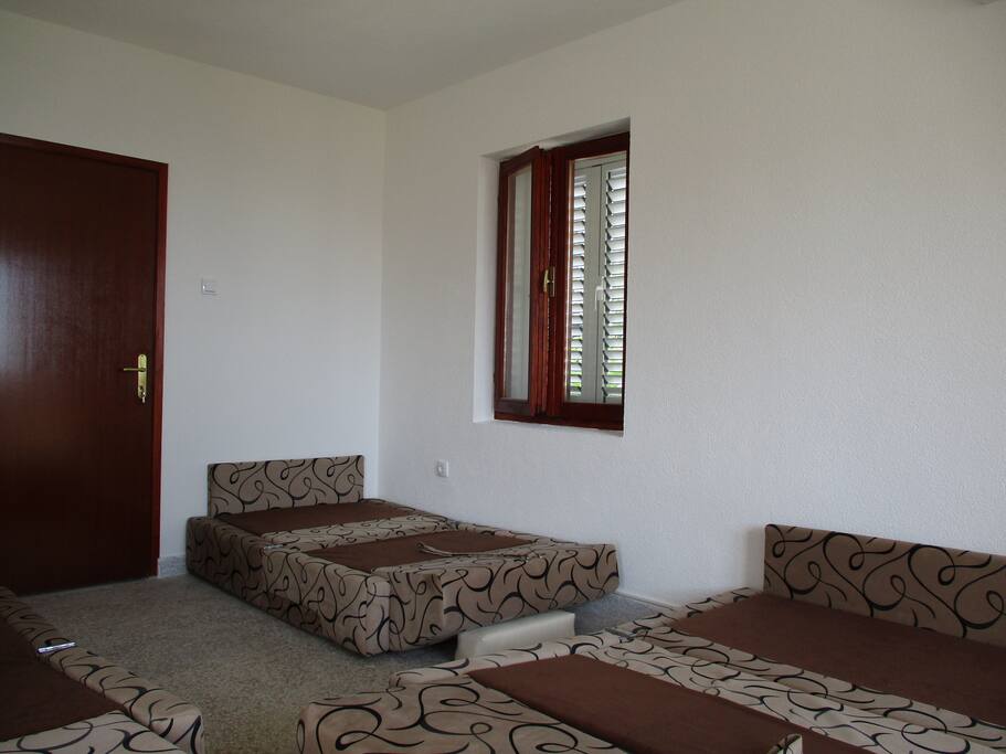 Bed/Living room