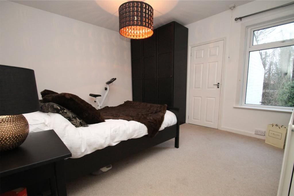Large main bedroom